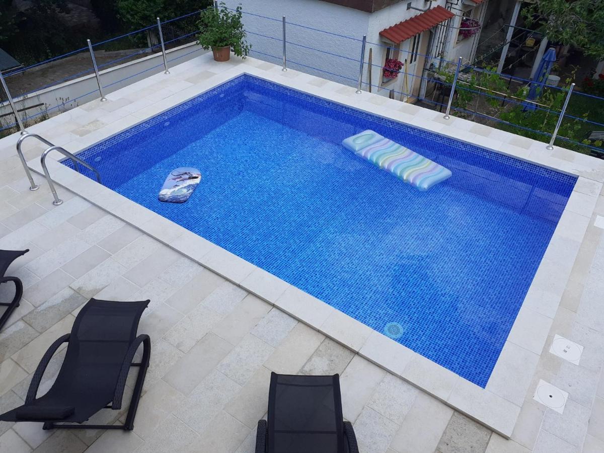 Apartment Hana With A Private Pool Malinska Exteriér fotografie